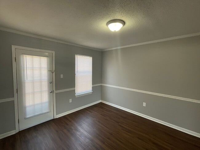 Building Photo - 3929 Miramar Ct