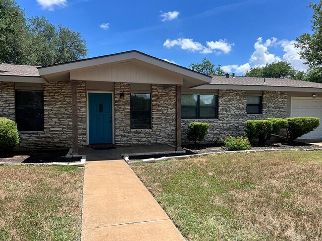 Foto del edificio - 404 Ranch Rd