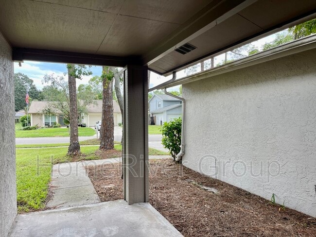Foto del edificio - 15720 Country Lake Dr