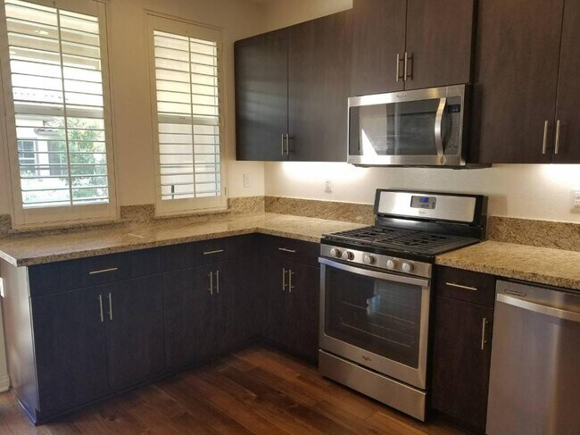 Building Photo - 2.0 bedroom in Azusa California 91702
