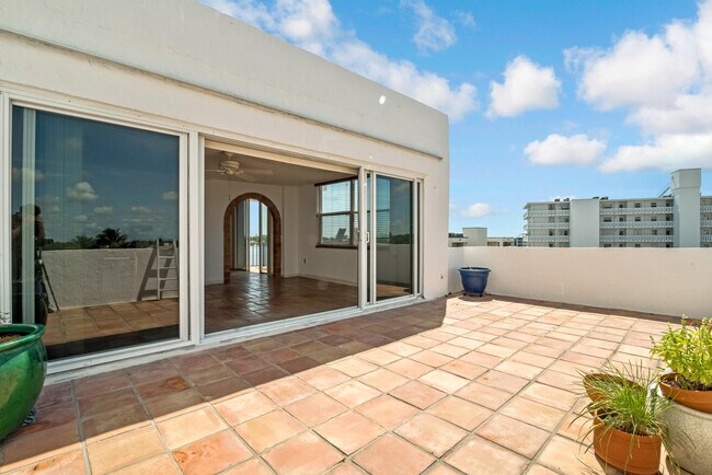 Foto del edificio - 301 Croton Ave