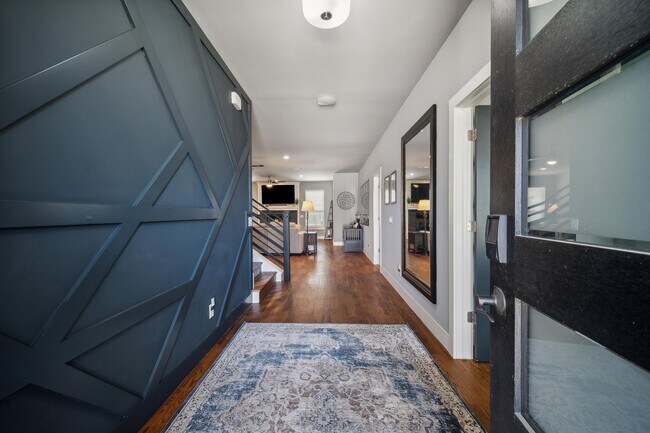 Foto del edificio - 704 E 126th St S