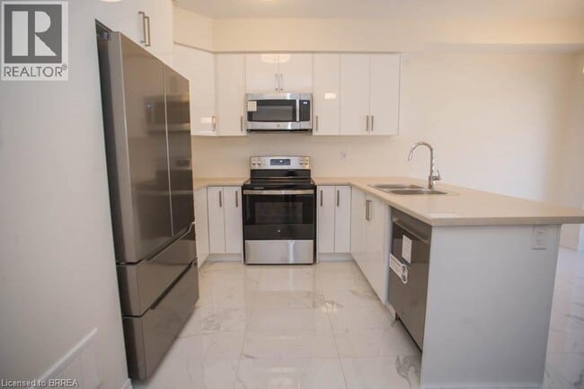 Building Photo - 27 Wakeling Dr