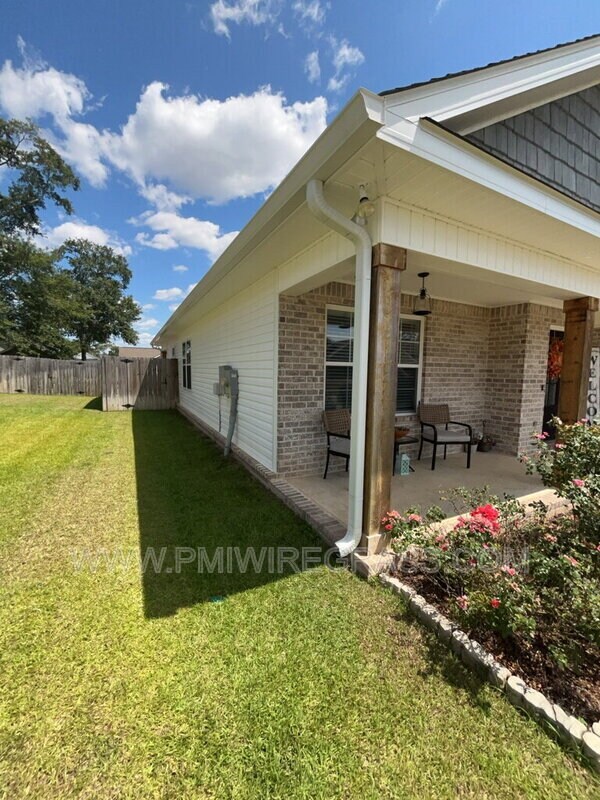 Foto del edificio - 113 Longleaf Ln