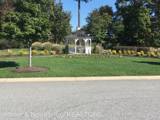 Building Photo - 1245 Providence Knoll Dr