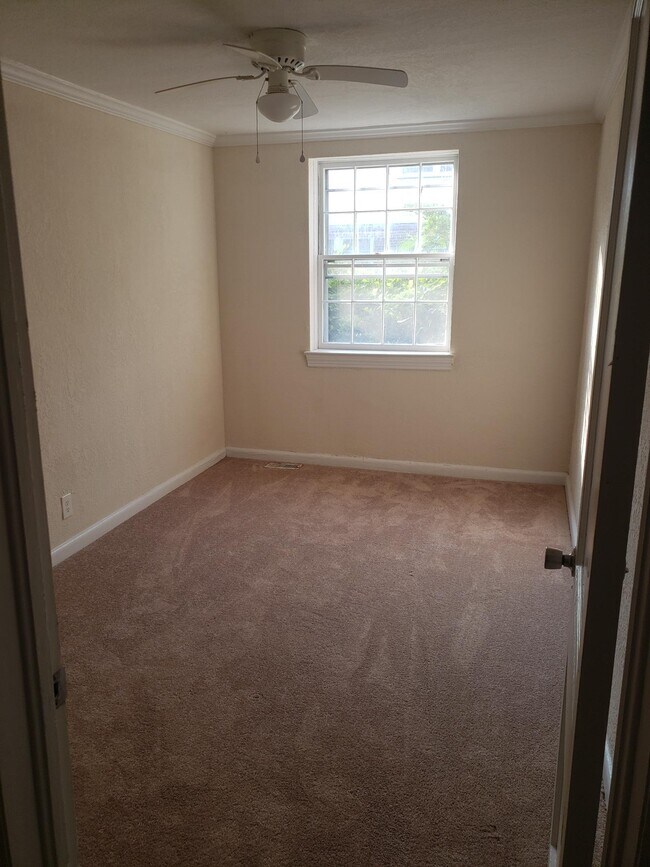 Foto del edificio - 127 Granby Park Dr