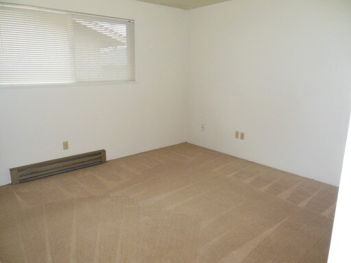 Building Photo - 122 NE Conifer Blvd