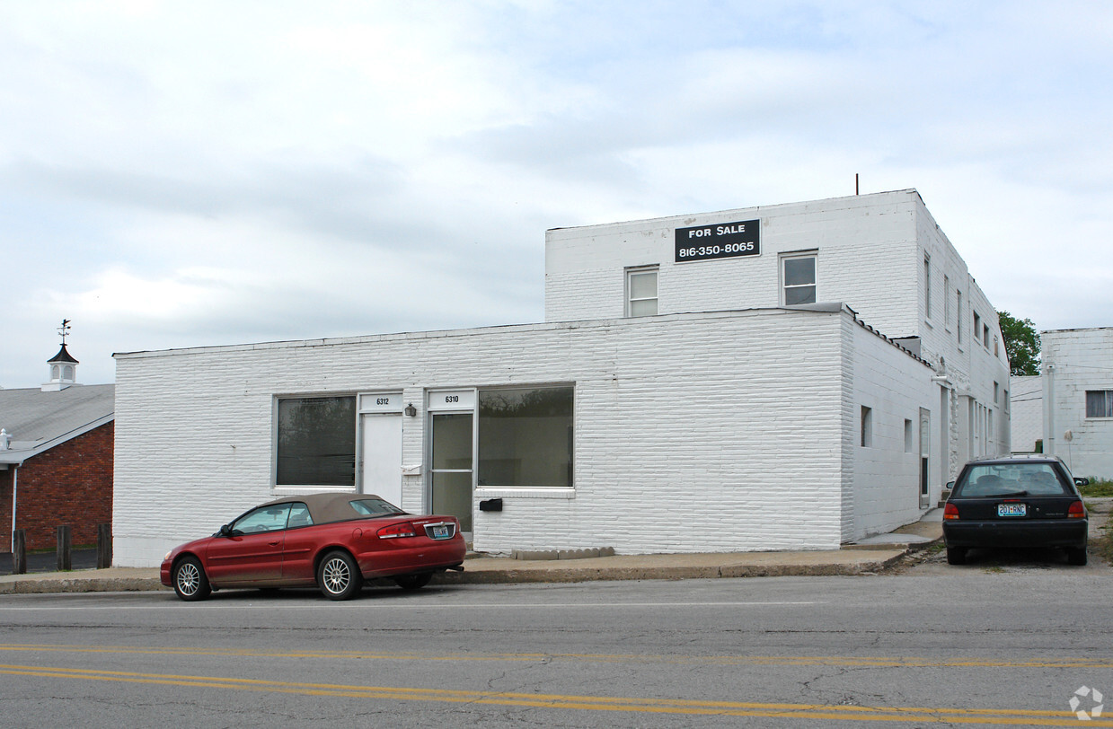 Building Photo - 6310-6312 Raytown Rd