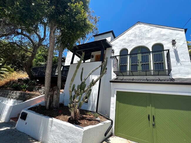 Building Photo - 2561 Hyler Ave