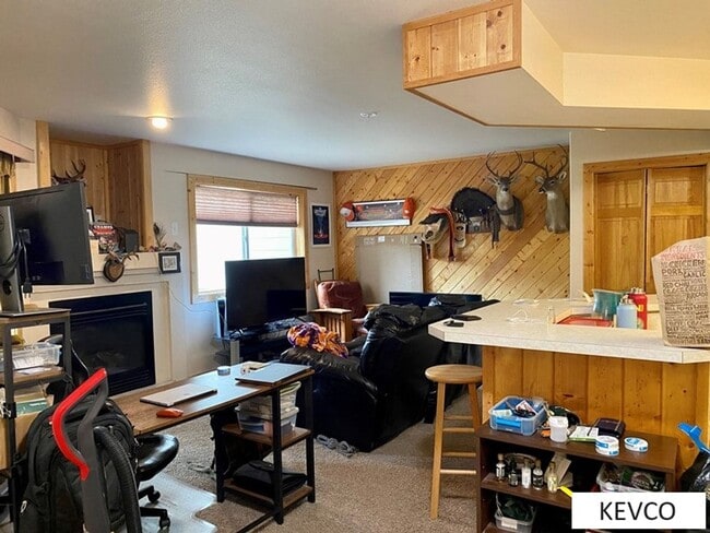 Building Photo - Spacious one bedroom apartment!