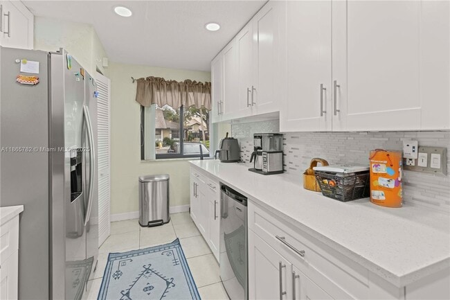 Foto del edificio - 230 SW 97th Terrace