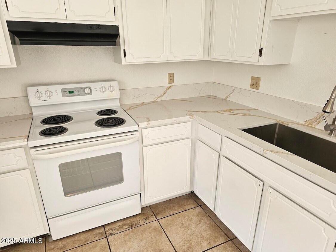 Primary Photo - 4845 E Caballero Cir