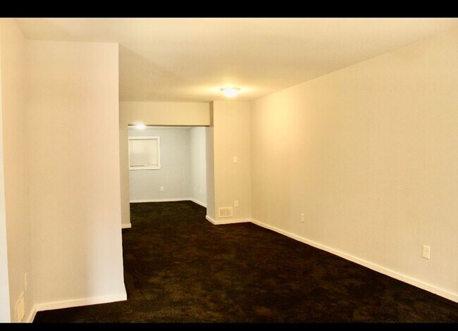 Foto del edificio - 1106 Sterling Ave