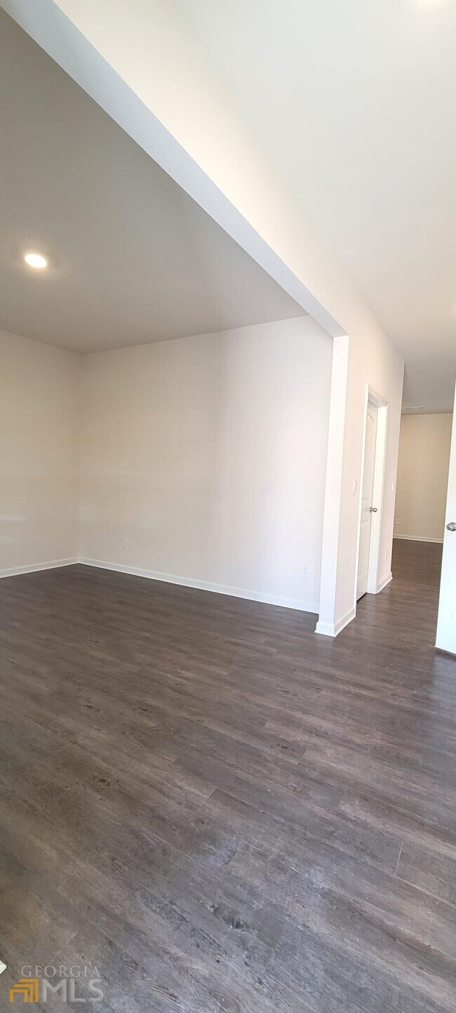 Foto del edificio - 357 Hughes Ln