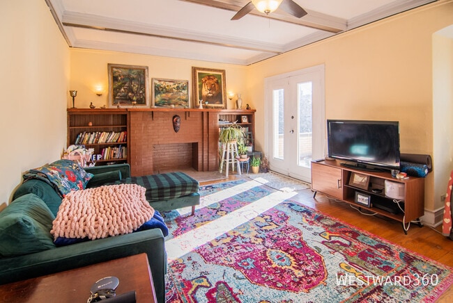 Photo - 844 W Lakeside Pl Apartment