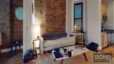 Building Photo - 246 Mott St