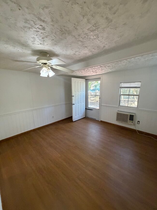 Photo - 209 Strawberry Ln (Daytona Beach, FL) House