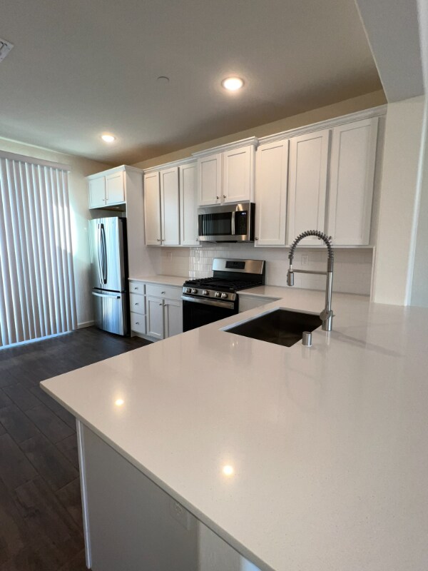 Foto del edificio - 634 Wood Crest Ave
