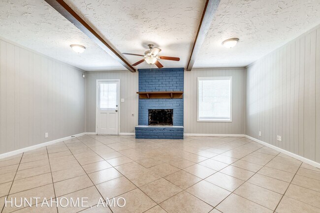 Foto del edificio - 3 br, 2 bath House - 23822 Spring Gum Drive