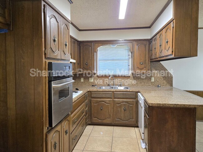 Foto del edificio - 313 Travis Ln