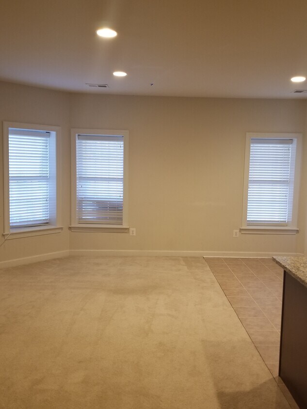 24961 Castleton Dr Unit Basement, Chantilly, VA 20152 Apartments in
