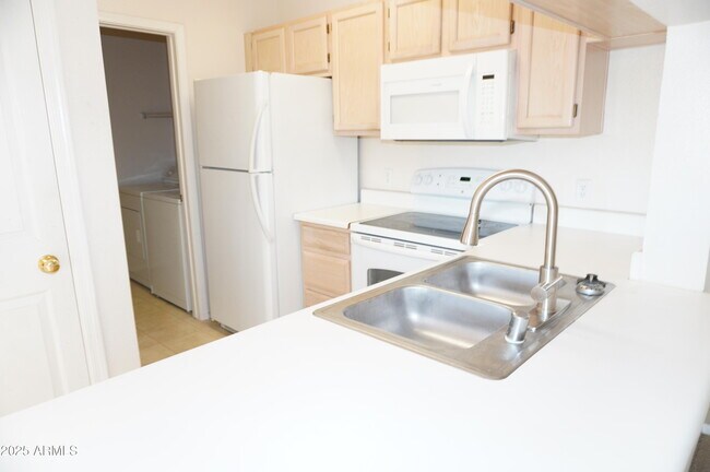 Foto del edificio - 16013 S Desert Foothills Pkwy