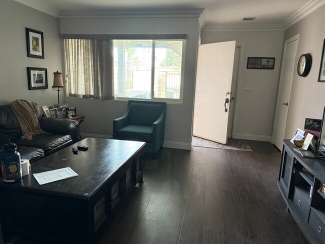 Building Photo - 2008 E Stearns Ave