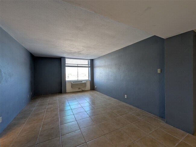 Foto del edificio - 7520 Hornwood Dr