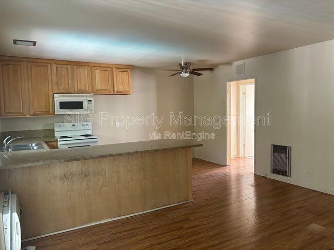 Foto del edificio - 6930 Fulton Ave