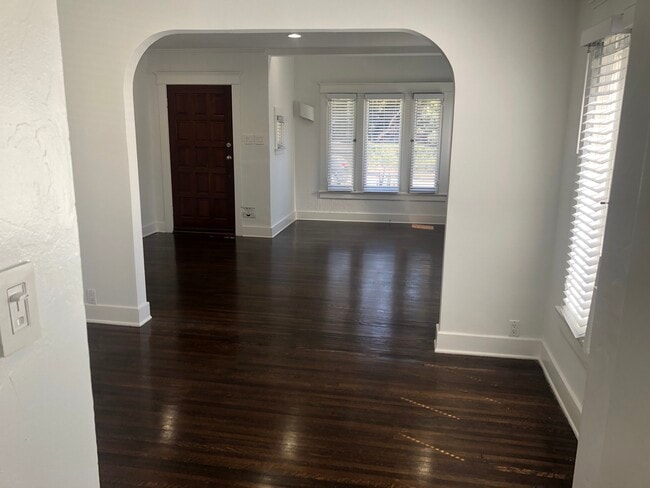 Building Photo - 2615 S Holt Ave