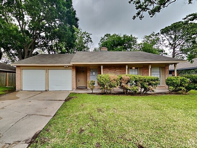 Building Photo - 809 Lochmoor Ln