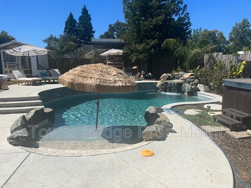 Foto principal - 5825 Filbert Ave