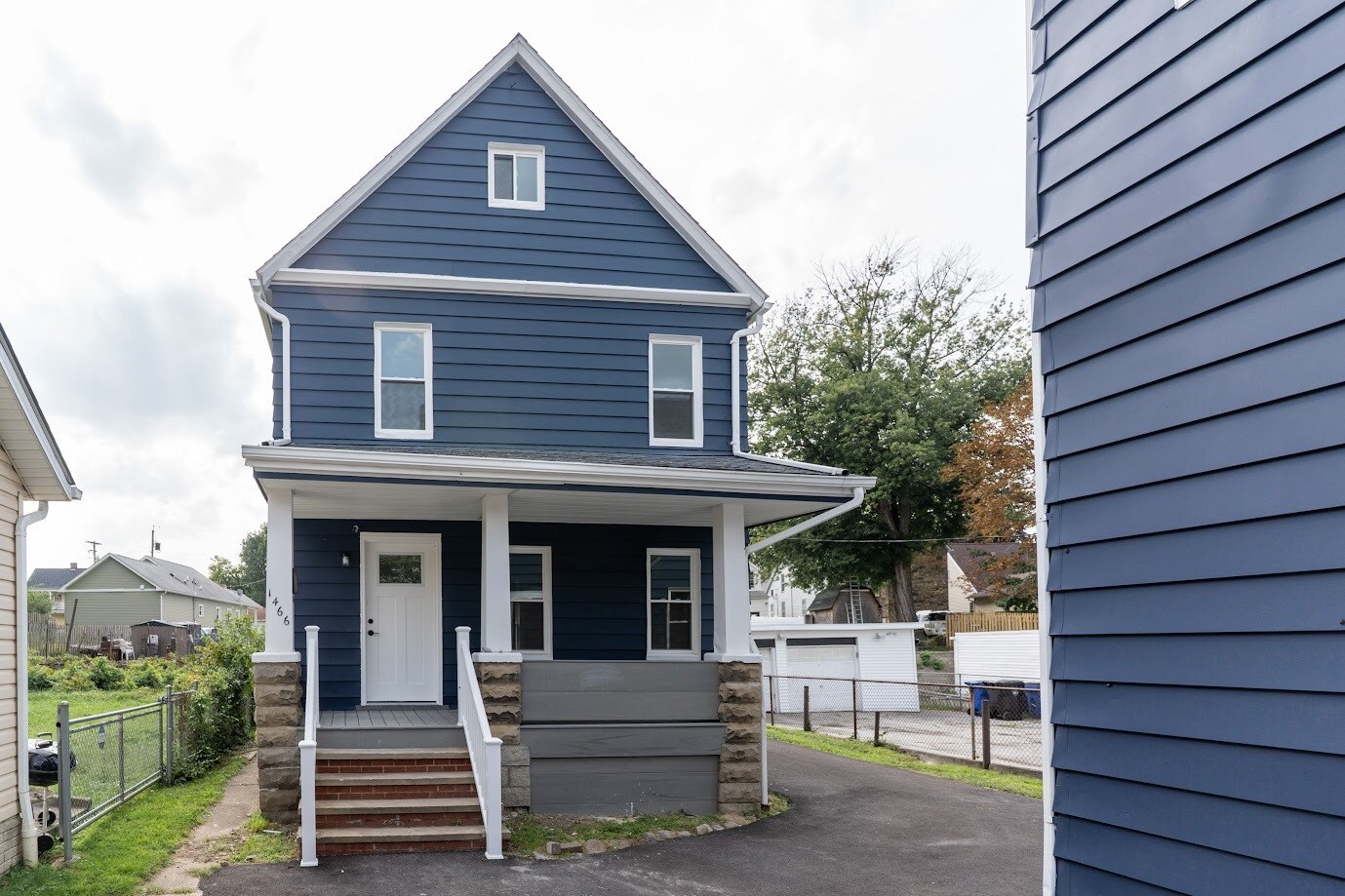 1464 E 123rd St Cleveland, OH 44106 – photo 2