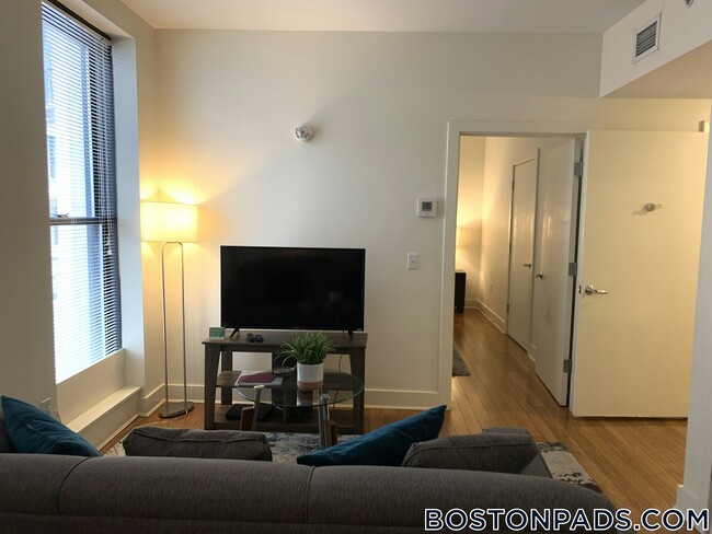 Building Photo - 8 Winter Pl