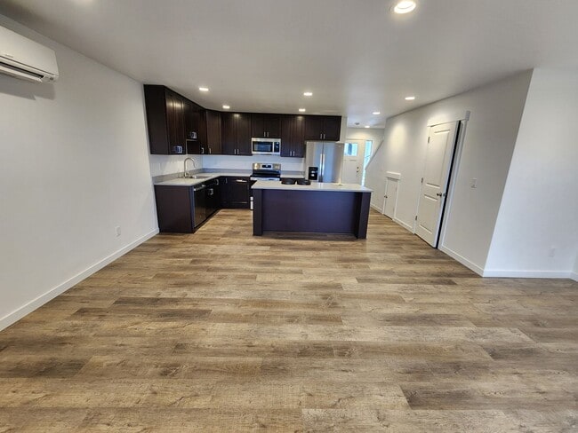 Foto del edificio - 1010 Peach Rd