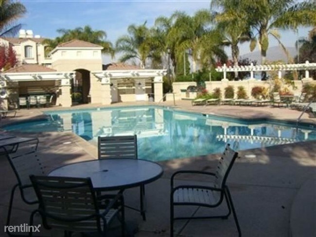 Foto del edificio - 338 Montecito Way