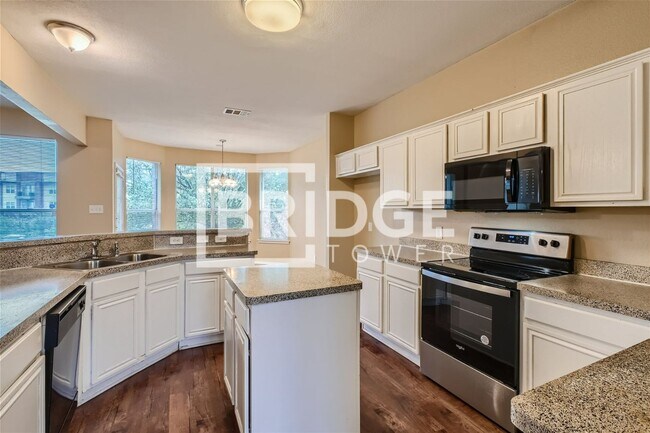 Foto del edificio - 3801 Remington Ct
