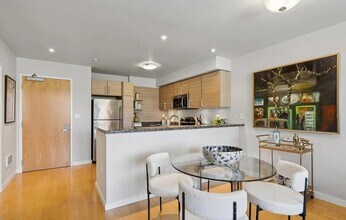 329 Bay St