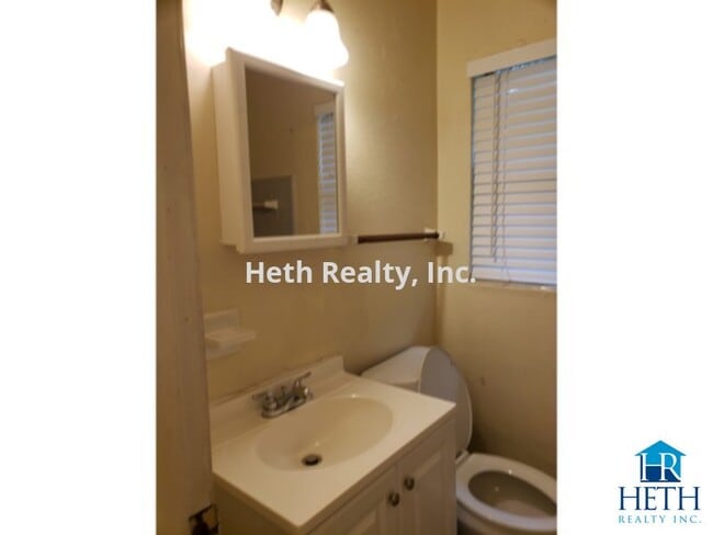 Foto del edificio - Single Family Residense