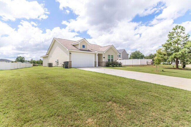 Building Photo - 807 Ivy Glen Dr