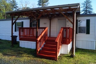 Building Photo - 2390 Galice Rd