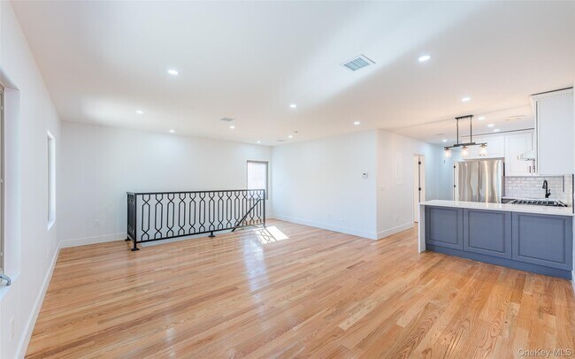 Foto del edificio - 46-34 211th St