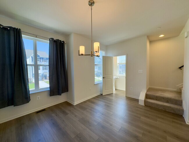 Building Photo - Charming 4 Bedroom/3.5 Bathroom in Essex, MD!