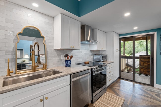 Building Photo - 13400 Polo Rd W