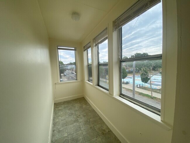 Foto del edificio - 130 Talbot Ave