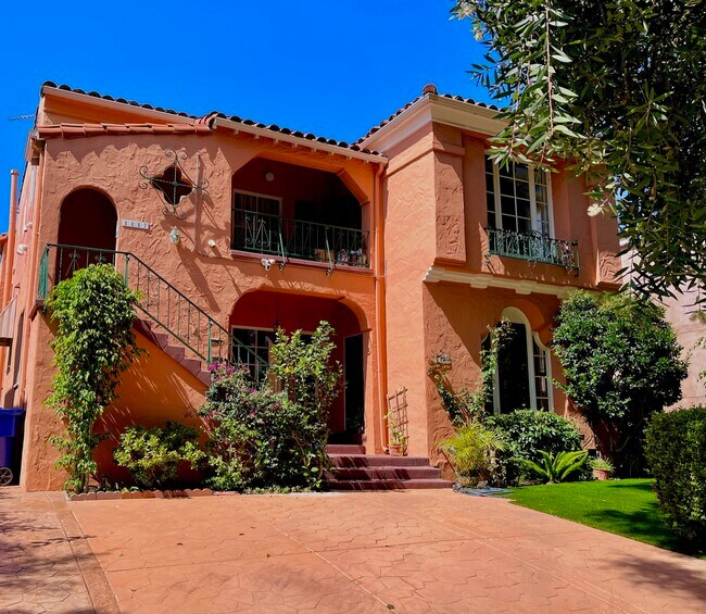 Spanish Duplex - 1115 S La Peer Dr