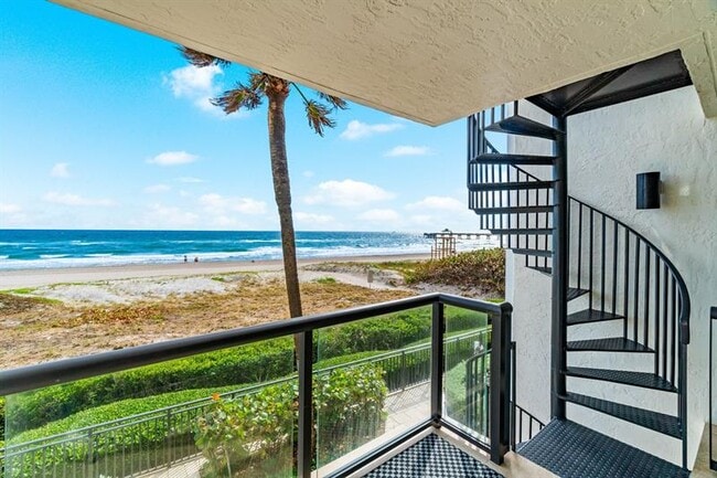 Building Photo - 550 NE 21st Ave