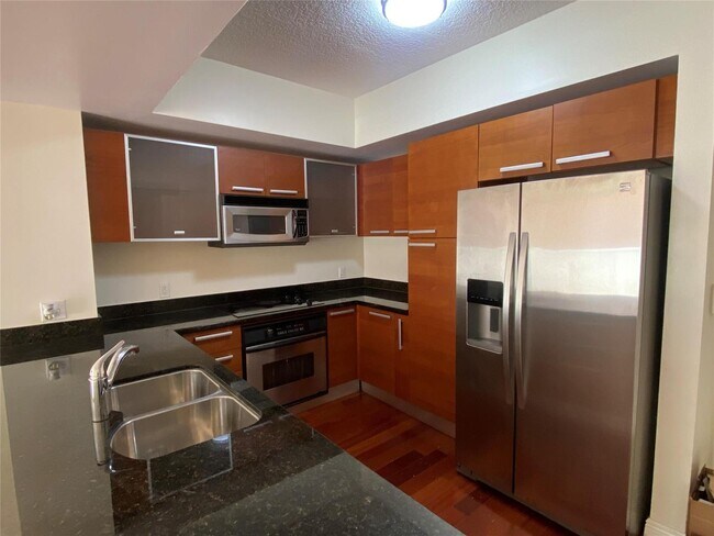 Foto del edificio - 2030 S Douglas Rd