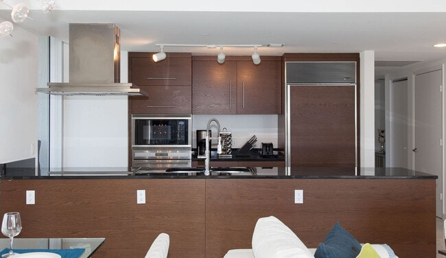 Building Photo - 485 Brickell Ave