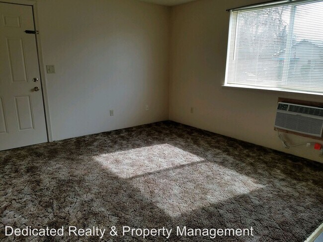 Foto del edificio - 1411 Roosevelt Ave